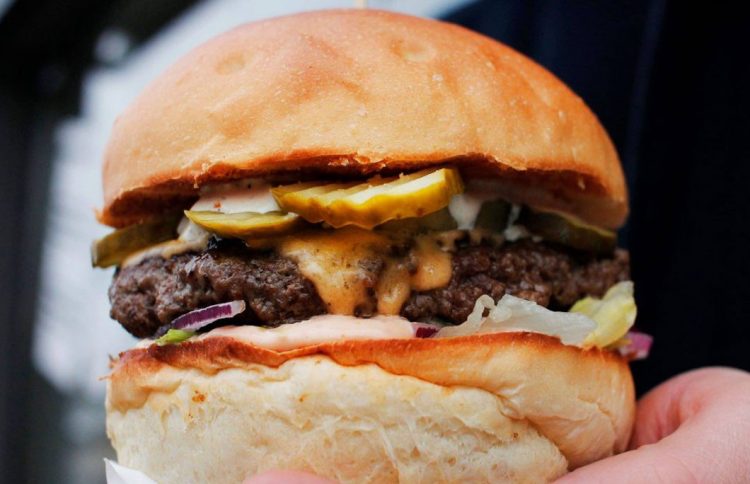 : TORO Burger: The Pinnacle of Cheeseburger Excellence in Spain